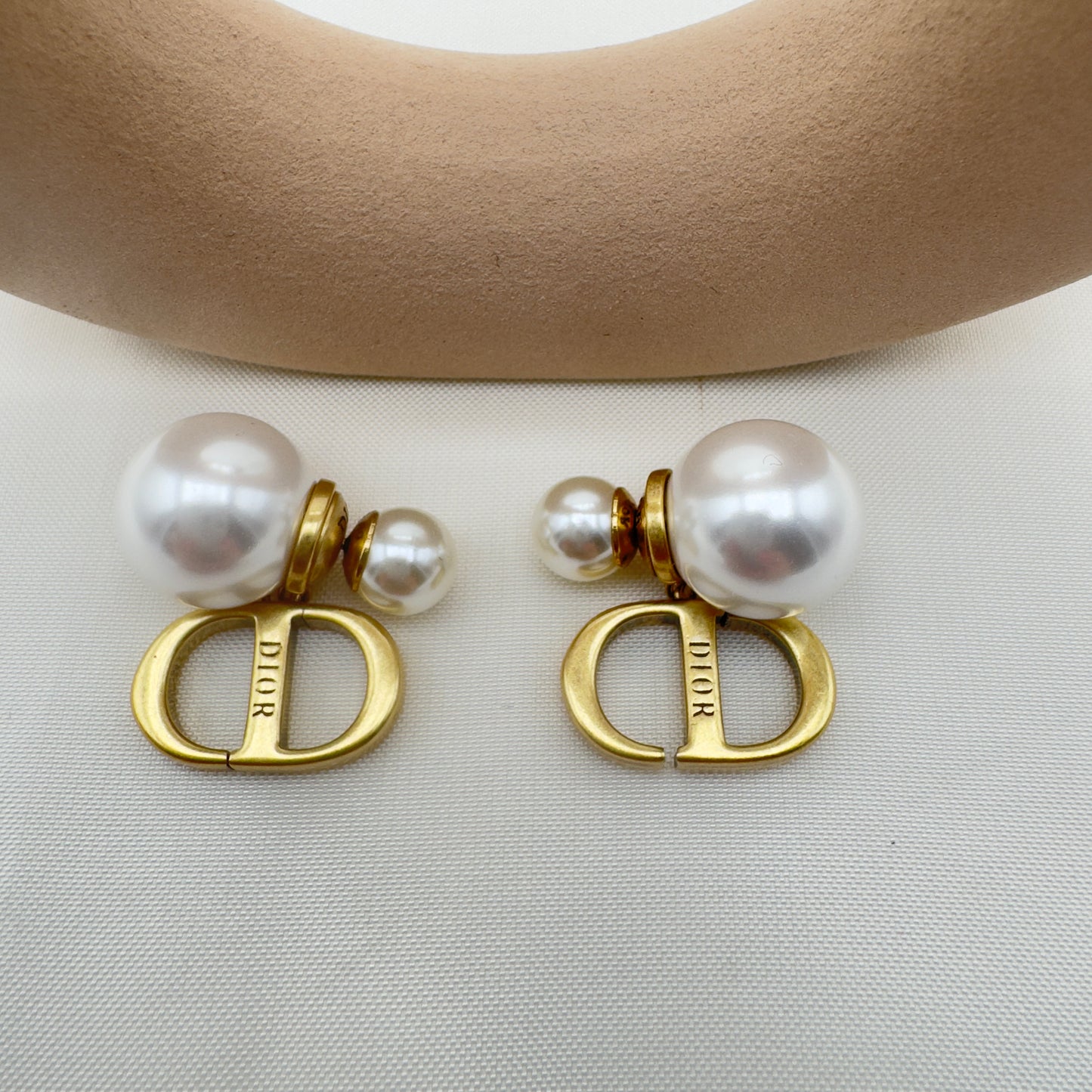 Orecchini Dior Pearl Icon Oro