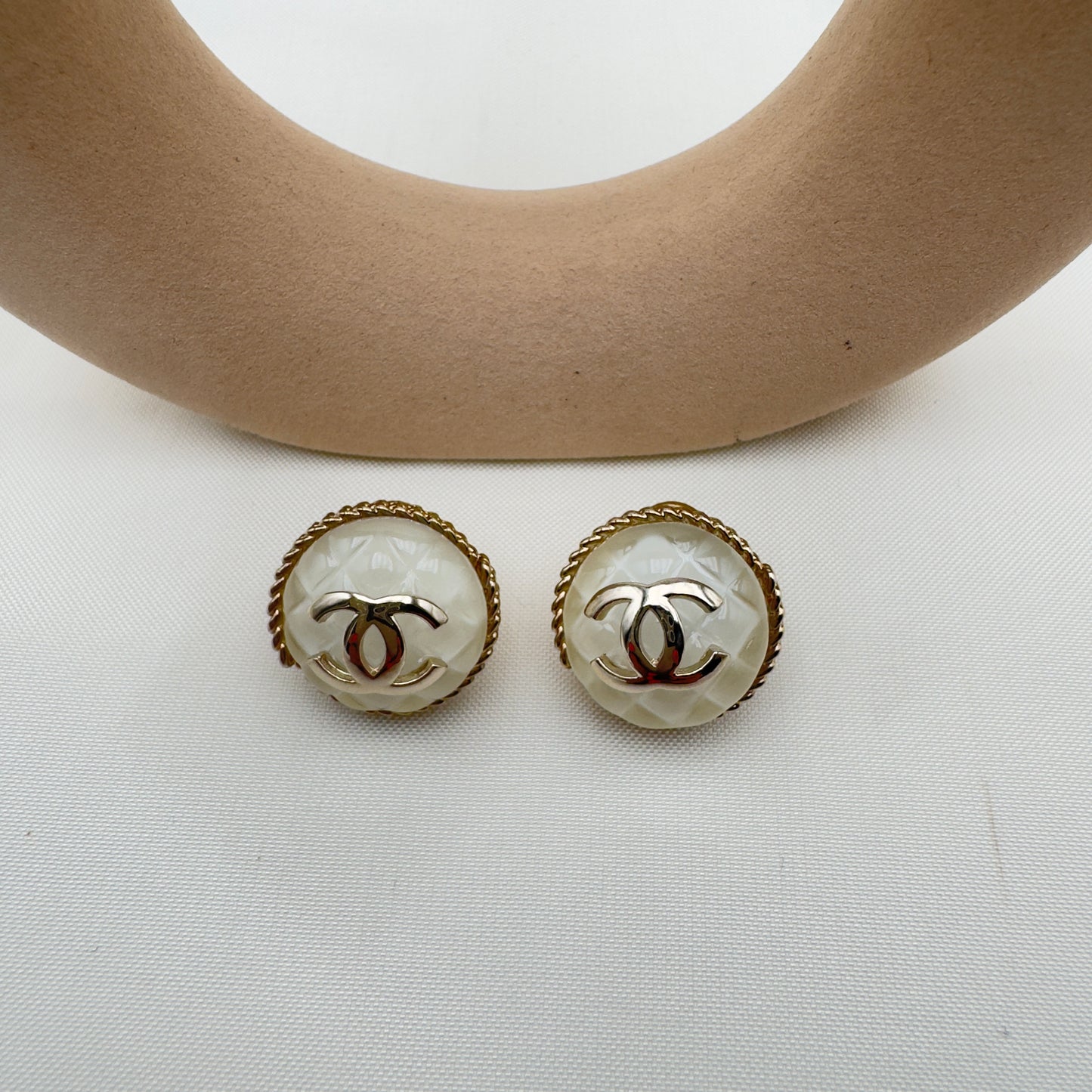 Orecchini CC Madreperla Couture