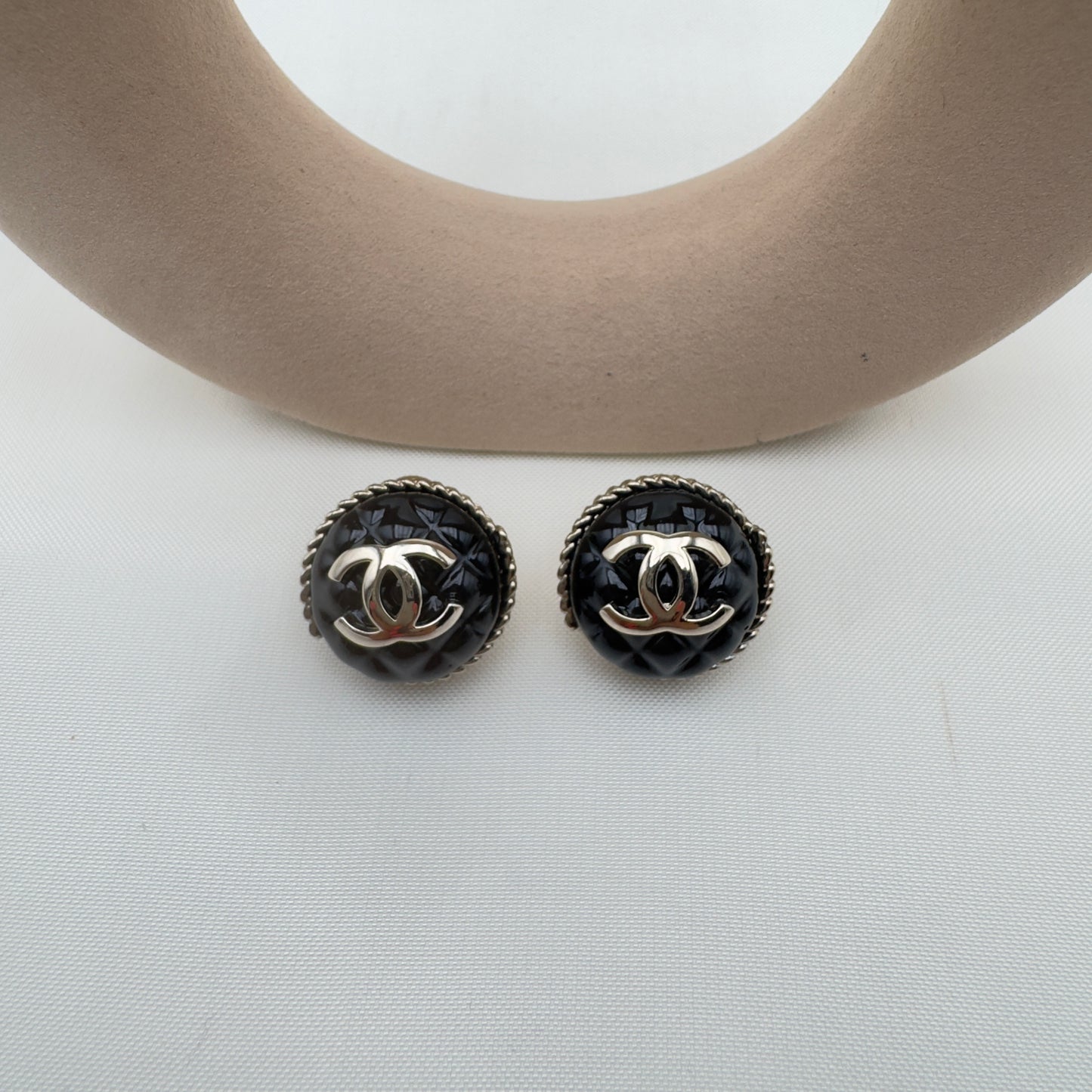 Orecchini CC Madreperla Couture