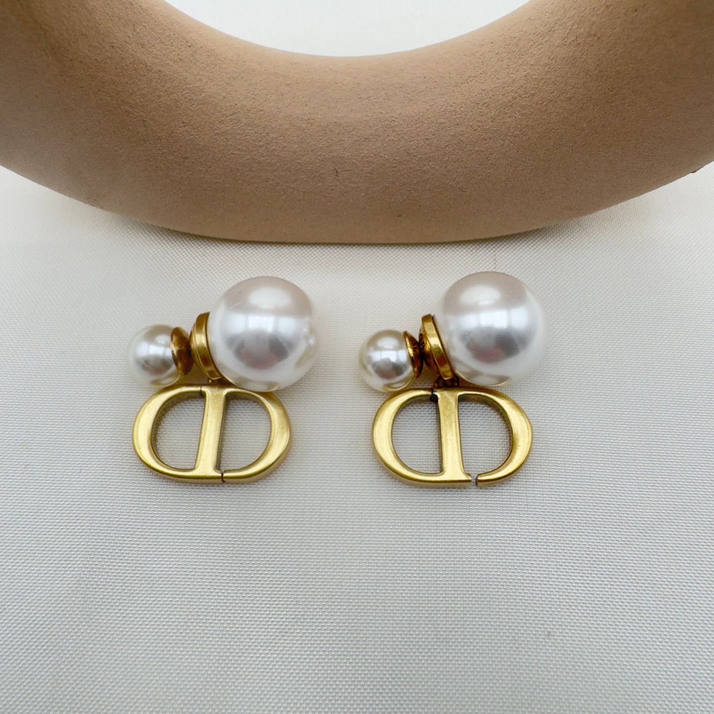 Orecchini Dior Pearl Icon Oro