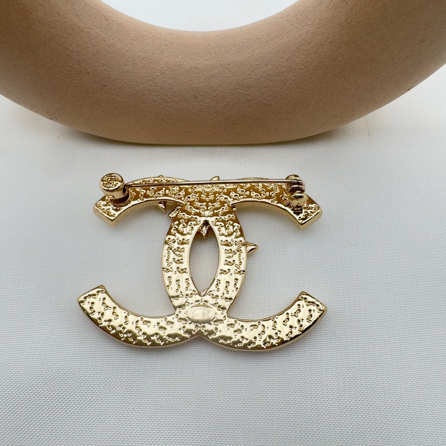 Spilla Chanel Perle & Stelle – Oro