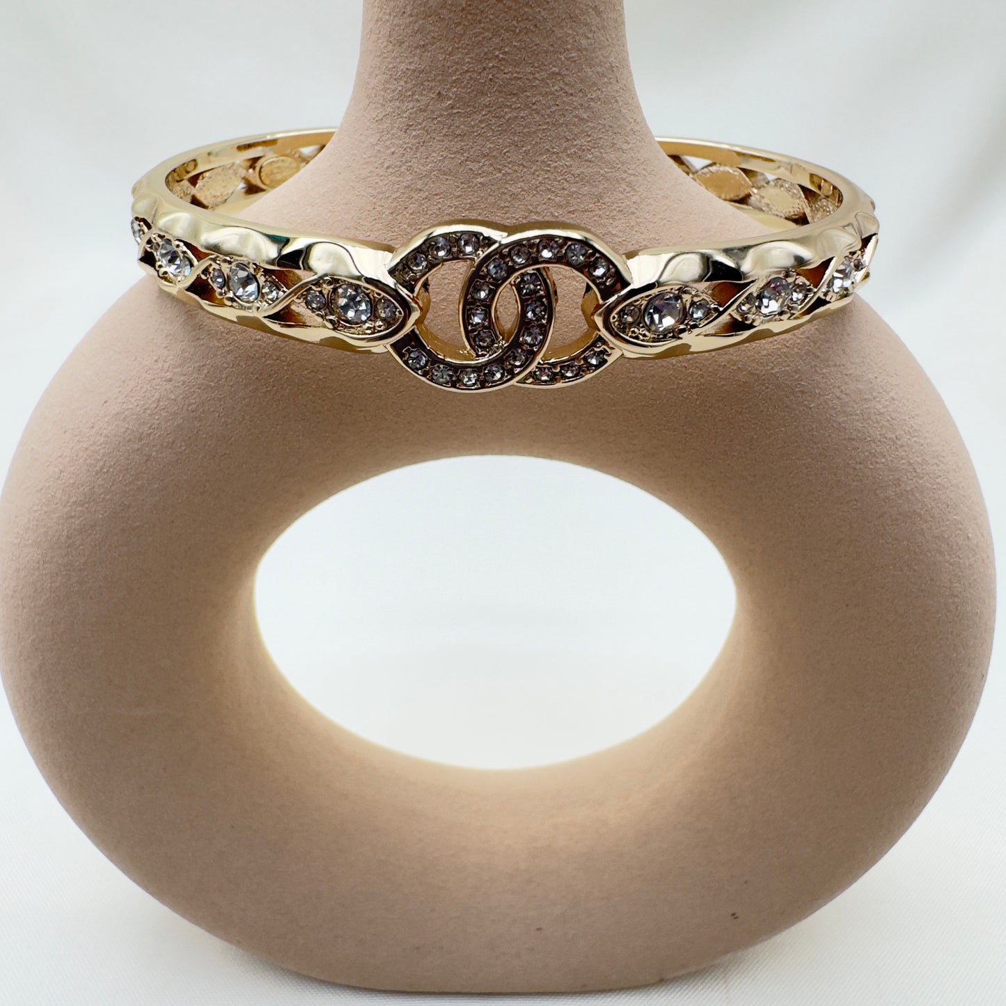 Bracciale Dorato con Cristalli Iconici CC