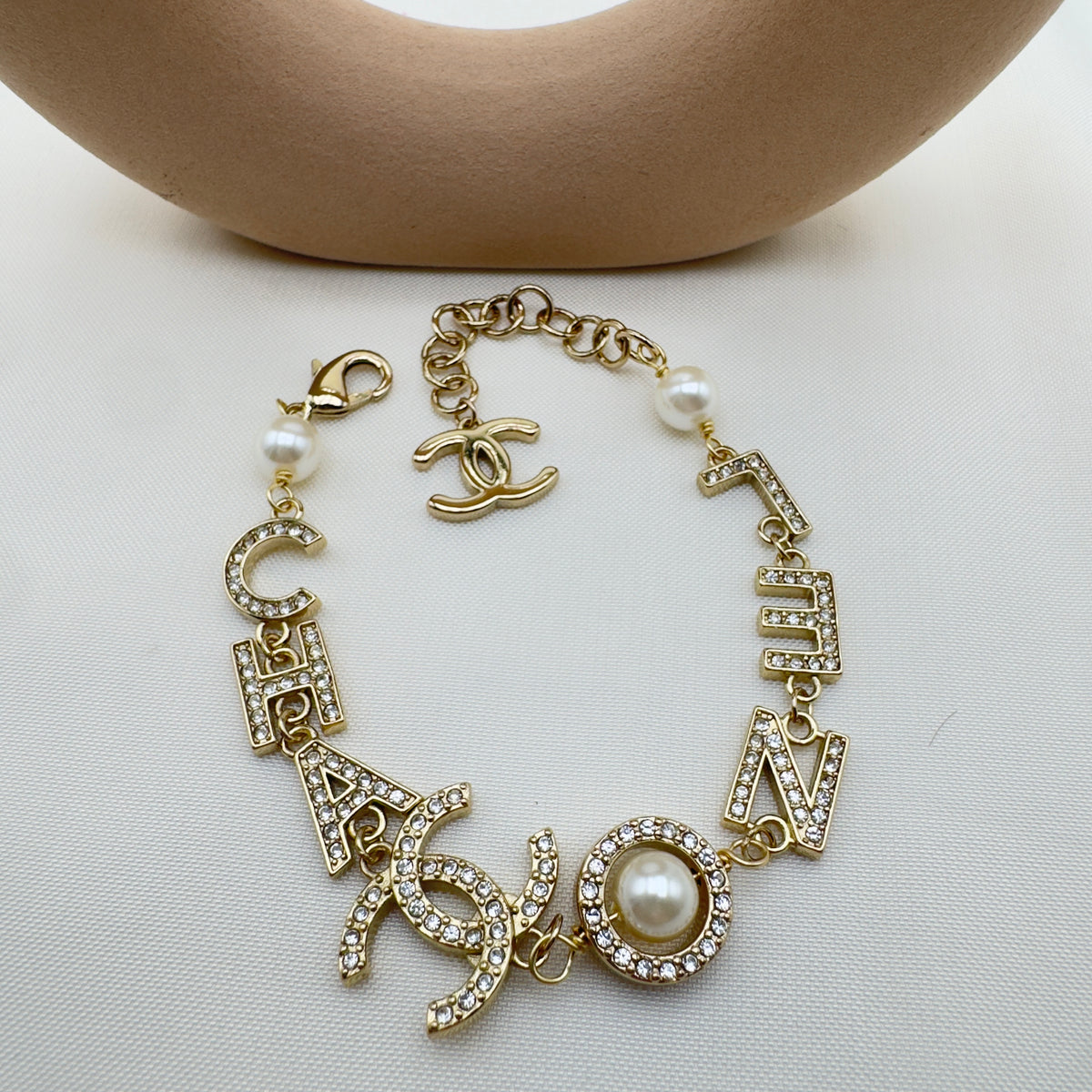 Bracciale Charms Oro con Cristalli e Perle