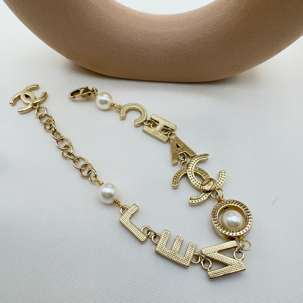 Bracciale Charms Oro con Cristalli e Perle