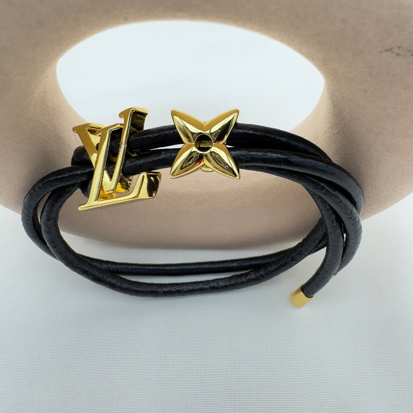 Bracciale Doppio Nero con Finiture Oro LV
